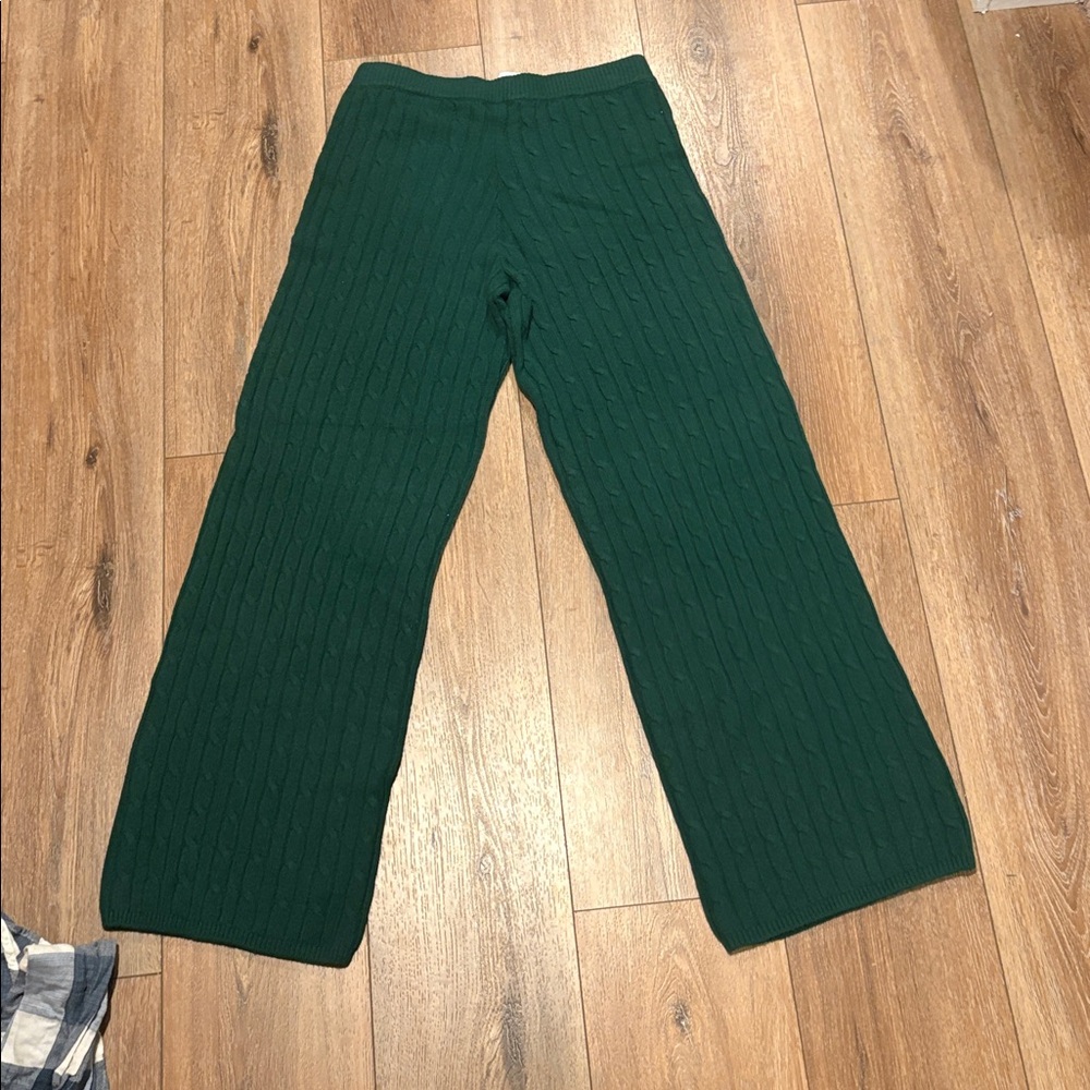 NWT Women’s Gap green cable knit pants small - Picture 3 of 3
